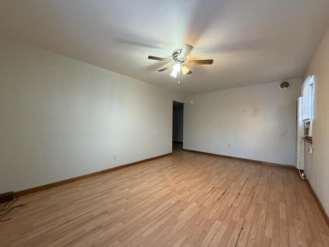 Building Photo - 7 N Severance St