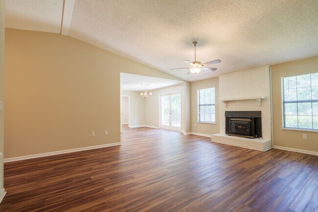 Building Photo - Great home in Wood Valley!