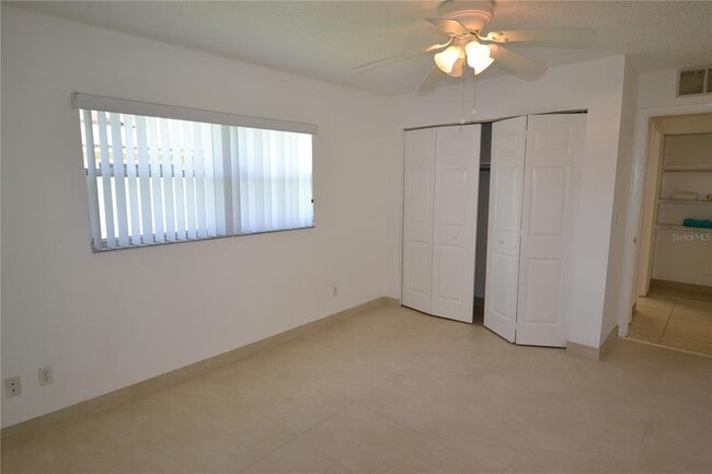 Building Photo - 2357 White Oak Cir
