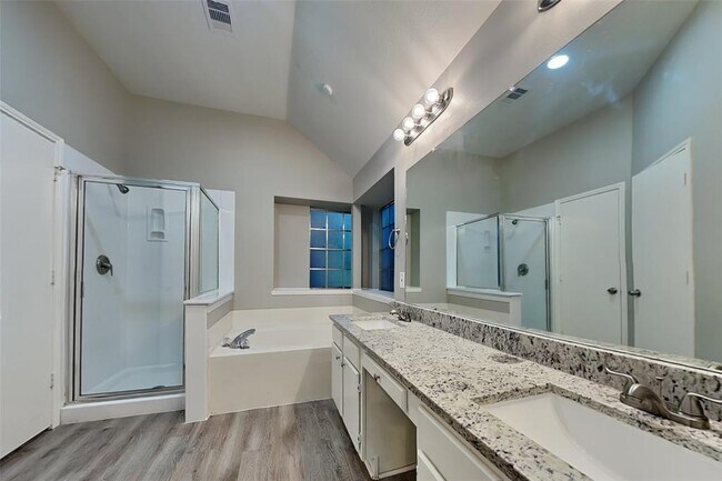 Building Photo - 7323 Red River Dr
