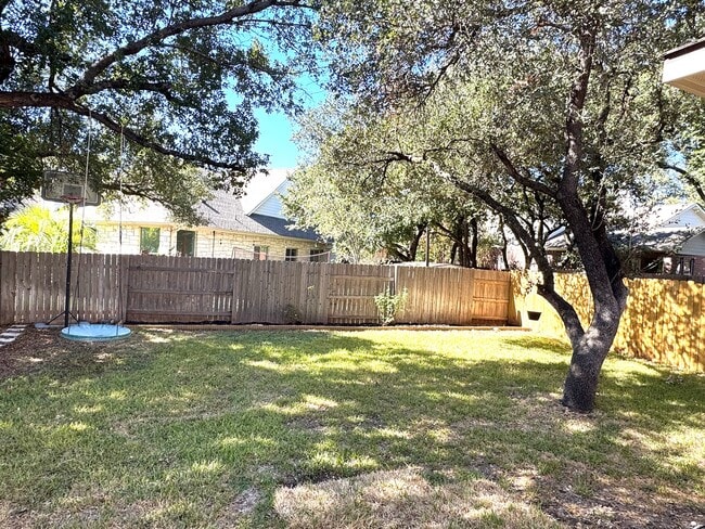 Building Photo - 609 Arrowhead Trail