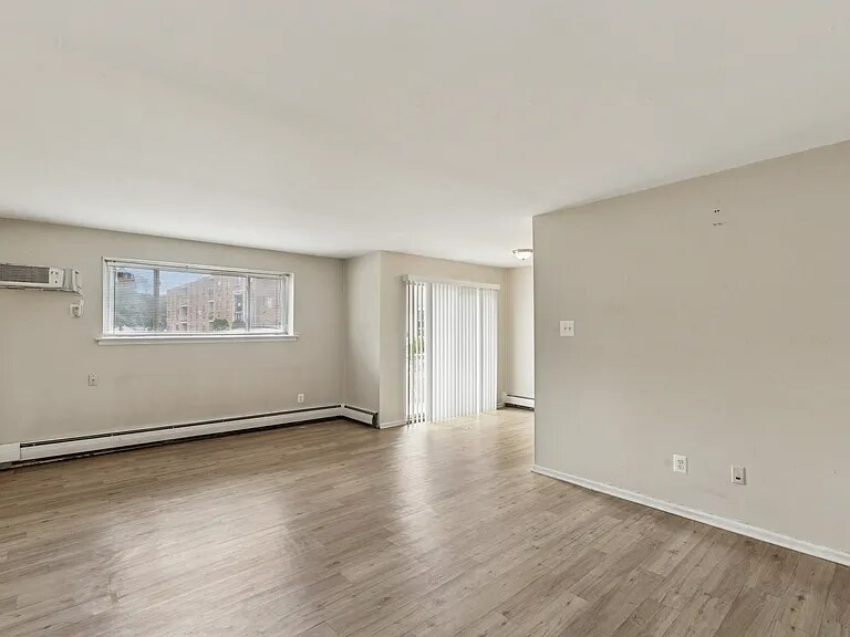 Building Photo - 1822 Benton Ave