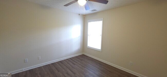 Building Photo - 838 Pond View Ct