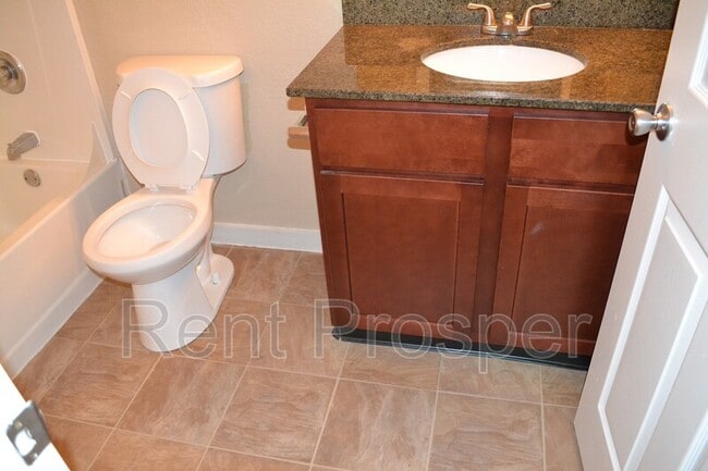 Building Photo - 4401 Thornbriar Ln