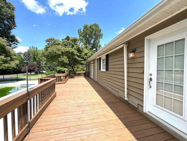 Building Photo - Spacious 3 Bedroom with Backyard Pool