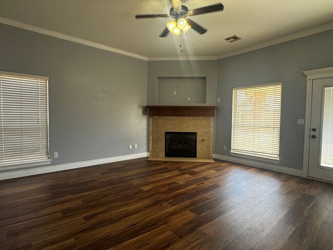 Building Photo - 5708 NW Valor Ave