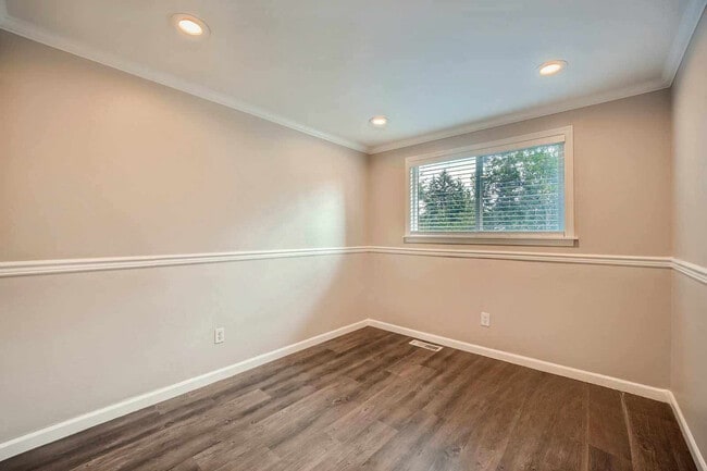 Building Photo - 33914 35th Ave SW