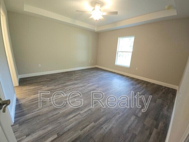 Building Photo - 7838 N Vivian Way