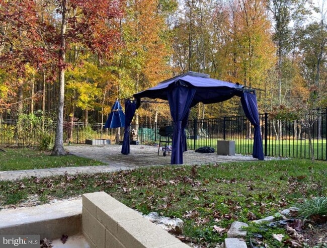 Building Photo - 353 Daleview Dr