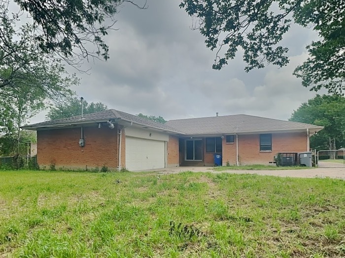 Building Photo - 5705 Trailwood Dr