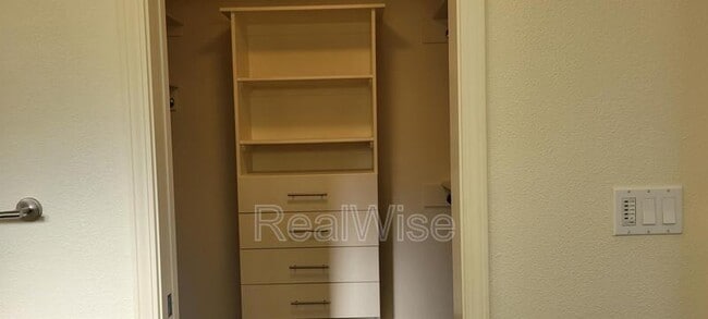 Building Photo - 1267 SW Ironwood Dr