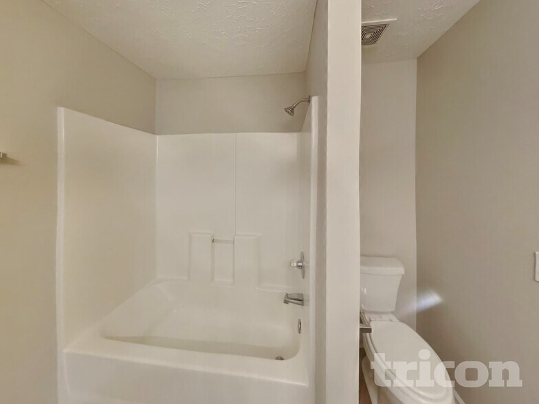 Building Photo - 1116 S Hampton Cl