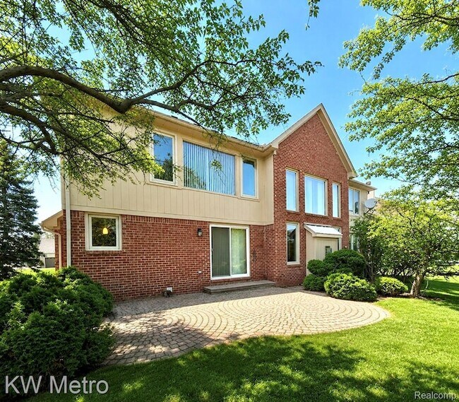 Building Photo - 1176 Cadmus Dr