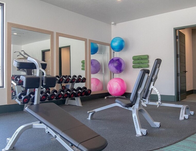 Building Photo - 448 S 1580 E