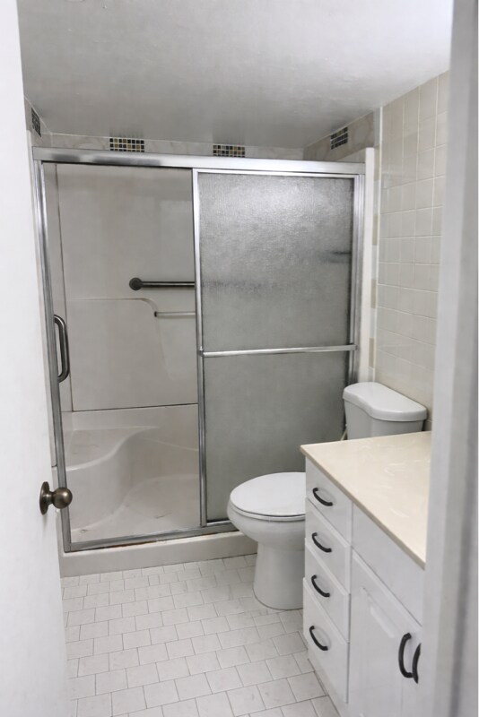 Building Photo - 9120 Fontainebleau Blvd