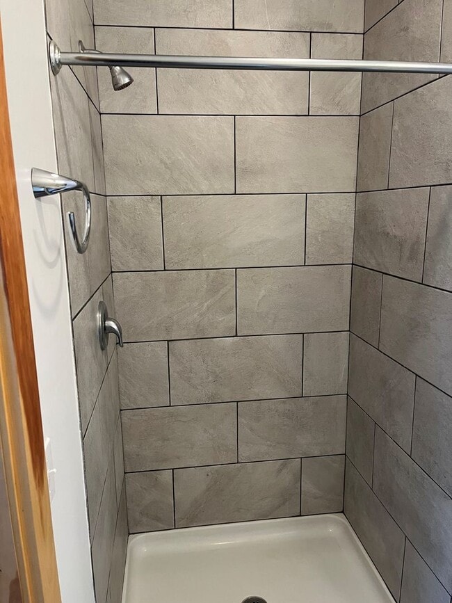 Building Photo - Studio in Richmond Village - Available NOW!