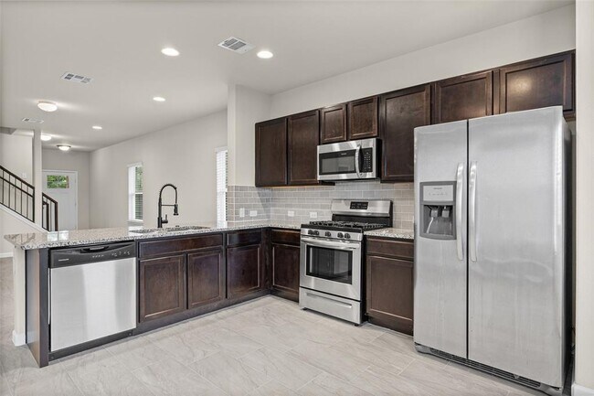 Building Photo - 1121 La Conterra Blvd