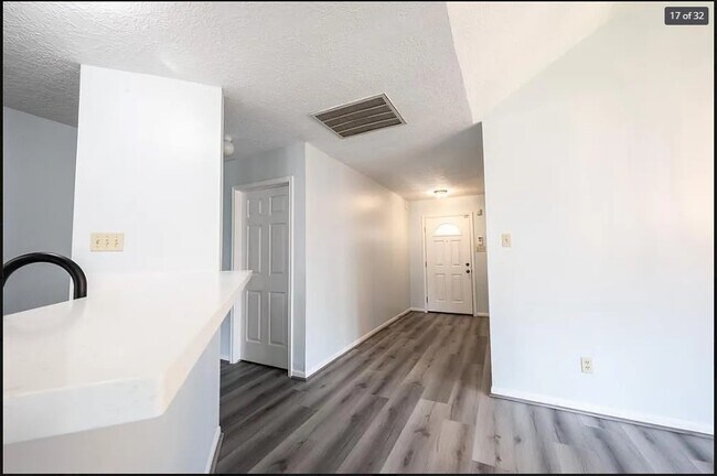 Building Photo - 4317 Plover Dr