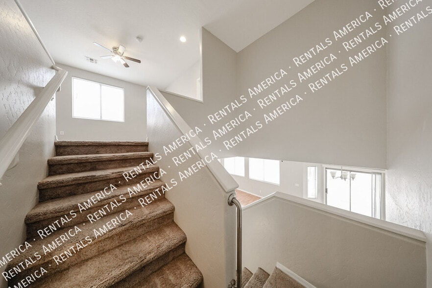 Building Photo - 14605 W Verde Ln