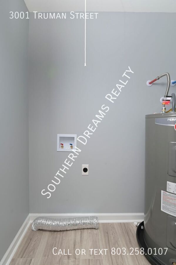 Building Photo - 3001 Truman St