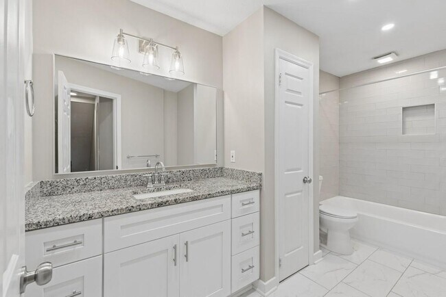 Building Photo - 4930 Farmstead Ct NE