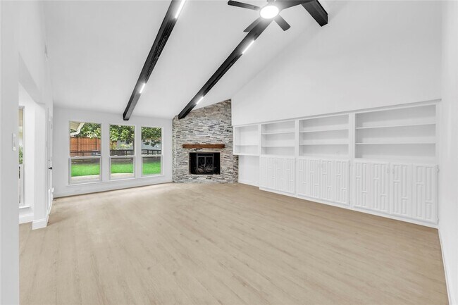 Building Photo - 13826 Wooded Creek Ct