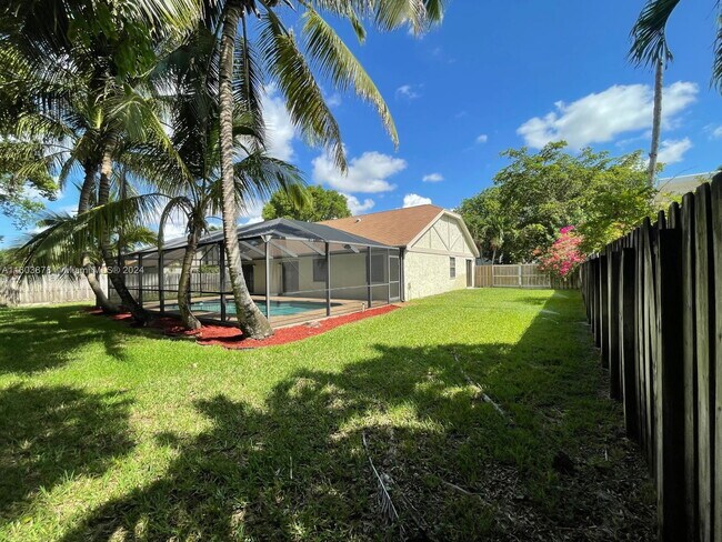 Building Photo - 15972 E Wind Cir