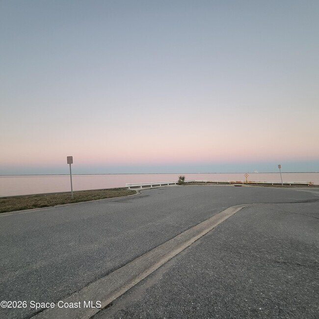 Building Photo - 190 E Olmstead Dr