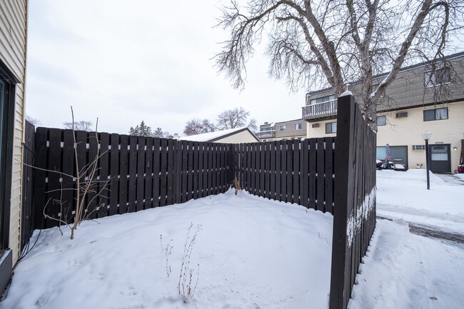 Building Photo - 7352 72nd Ln N