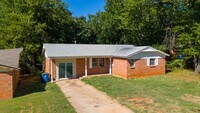 Building Photo - Midwest City Rent to Own!