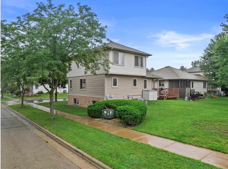 Building Photo - 562 Lexington Dr