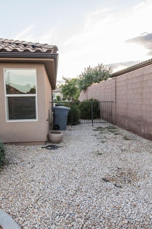 Building Photo - Custom 3 Bedroom Single-Family Home in Pri...