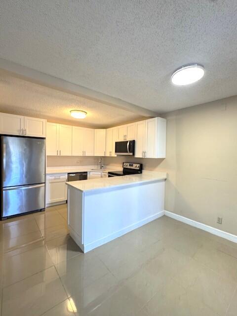 Building Photo - 531 Shady Pine Way