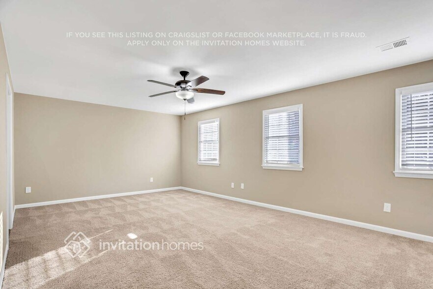 Building Photo - 2312 Marneil Dr NE