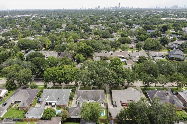 Building Photo - 5219 Cheena Dr