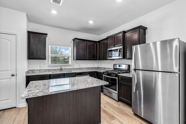 Building Photo - 10825 Emerick St