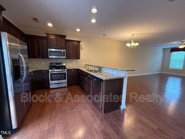 Building Photo - 545 Old Mill Village Dr