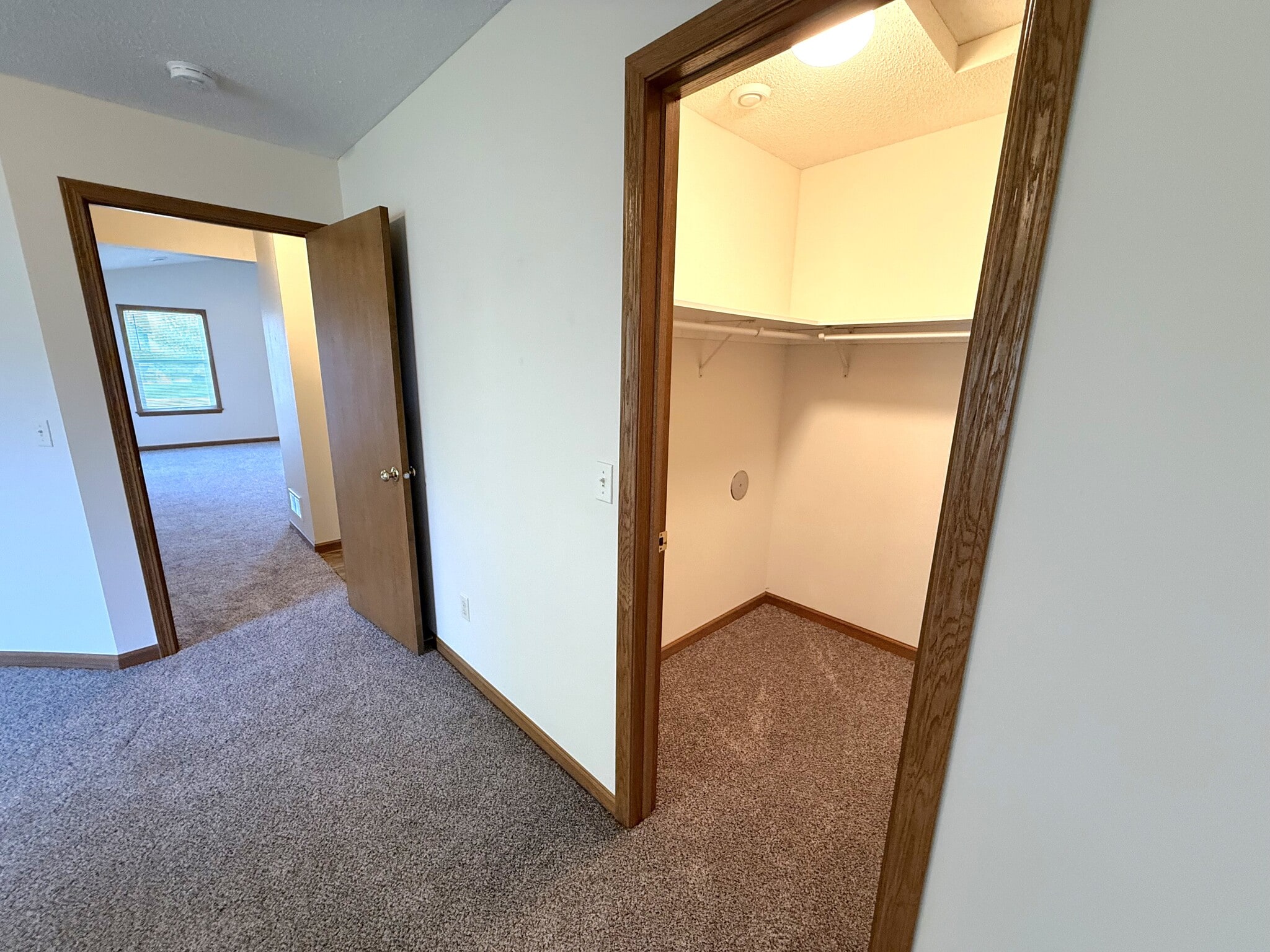 Building Photo - 1915 W 6th St