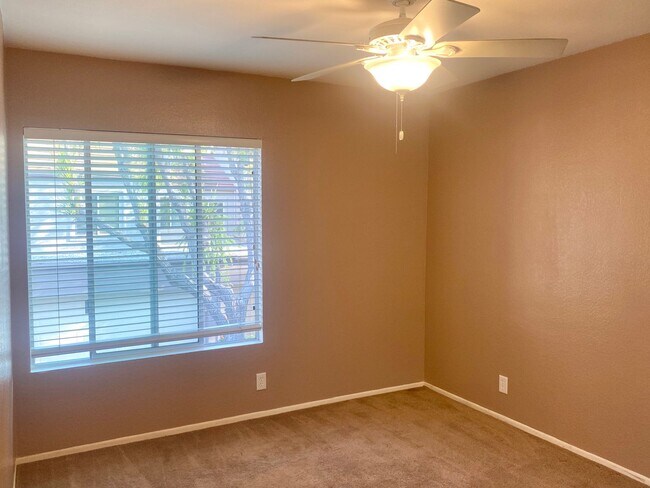 Building Photo - Wonderfully located 3bed, 3 bath in the heart of Westlake VIllage