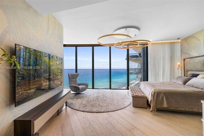 Building Photo - 18555 Collins Ave