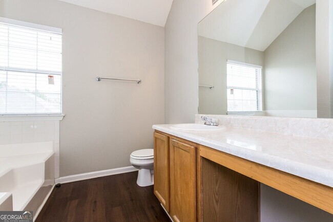 Building Photo - 3704 Lower Creek Dr