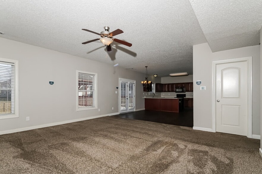 Building Photo - 5427 Montavia Ln