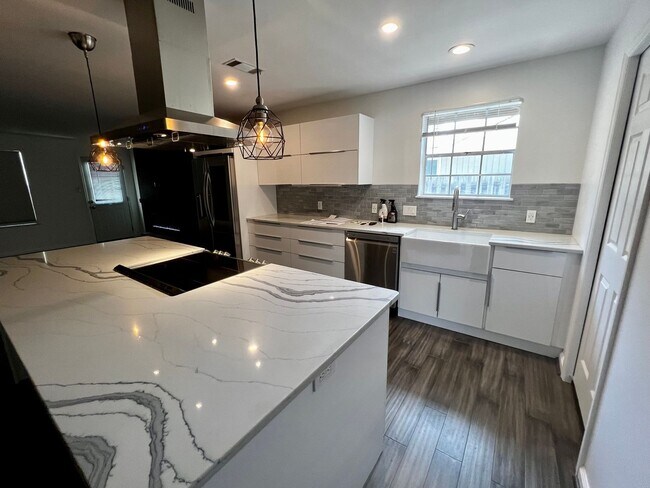 Building Photo - 9 Blue Marlin Cove