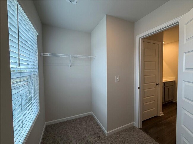 Building Photo - 79 Holland Cv