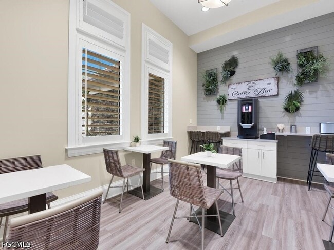 Building Photo - 10883 Timber Creek Dr
