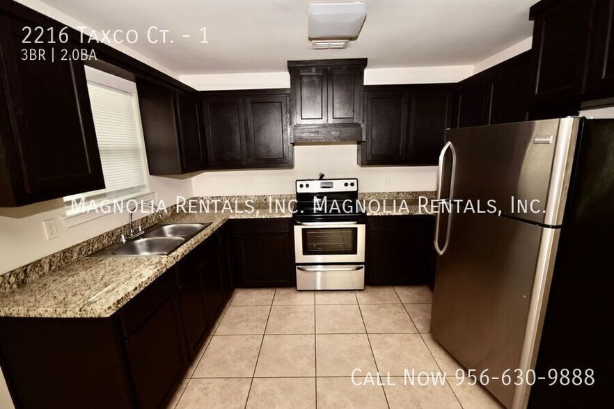 Building Photo - 2216 Taxco Ct