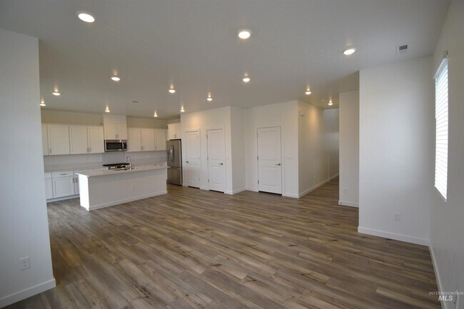 Building Photo - 8191 W Grey Alder Dr