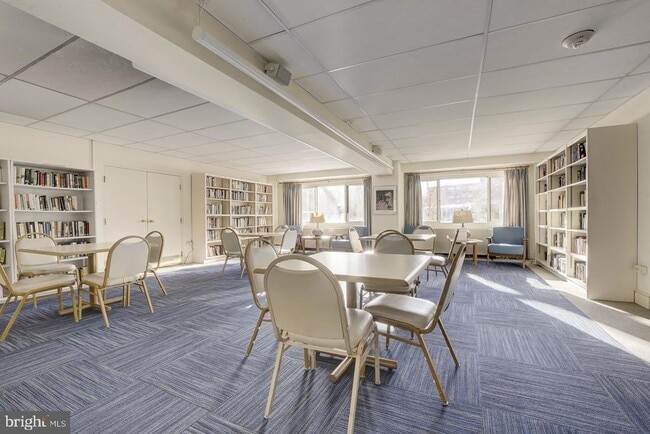 Building Photo - 4201 Cathedral Ave NW