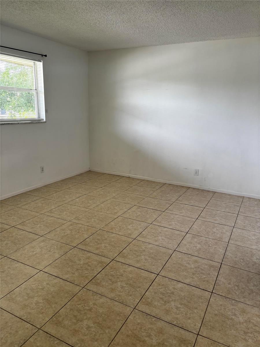 Building Photo - 7901 Colony Cir S