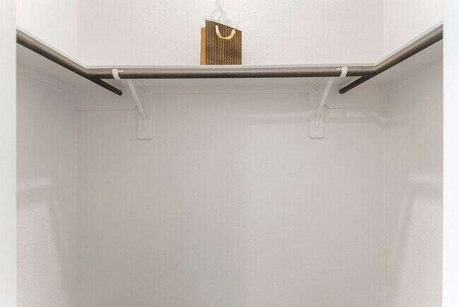 Building Photo - 26545 Pioneer Pointe Ct